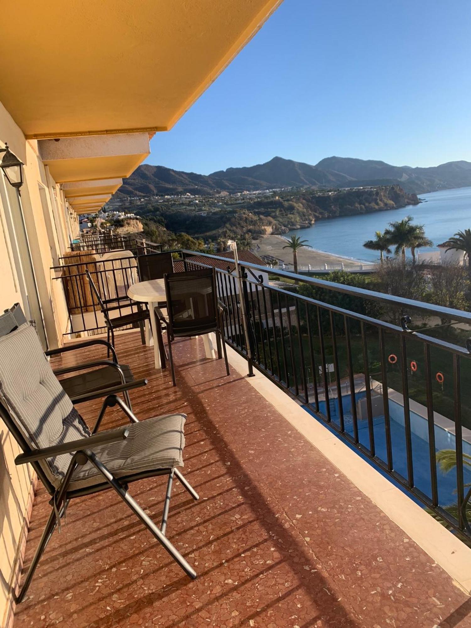 Edificio Acapulco Apartment Nerja Bagian luar foto